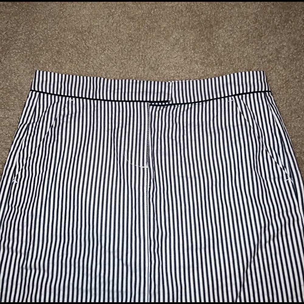 Tommy Hilfiger Black & White Striped Skirt size 2 - Picture 4 of 11